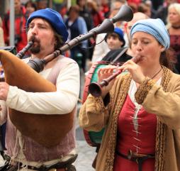 Культурная жизнь Австрии очень насыщенная, поэтому вероятность застать какой-нибудь праздник или фестиваль по приезду в эту страну очень велика