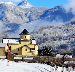 Зима в Черногории - дождливая пора, зато в это время года здесь весьма комфортные температуры