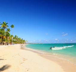 Температура моря в Доминикане редко опускается ниже +27, но стоит учитывать, что есть более и менее подходящее время для пляжного отдыха