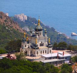 Летом в Крыму довольно жарко, особенно на ЮБК, где царит повышенный уровень влажности воздуха