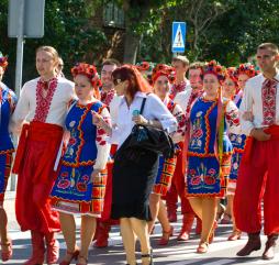 Польская культура очень самобытна, поэтому и отмечаемые здесь праздники всегда проходят весело и красочно