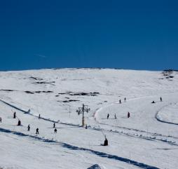 Зимой в Португалии можно покататься на лыжах, сезон открывается со второго месяца зимы