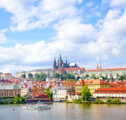 Весенняя Прага чудо, как хороша, но только во второй половине сезона