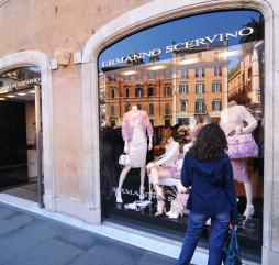 Как и во всей Италии, сезон распродаж в Риме проходит 2 раза в год
