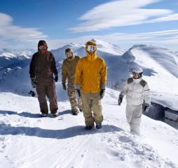Январь - февраль - пик горнолыжного сезона на российских зимних курортах
