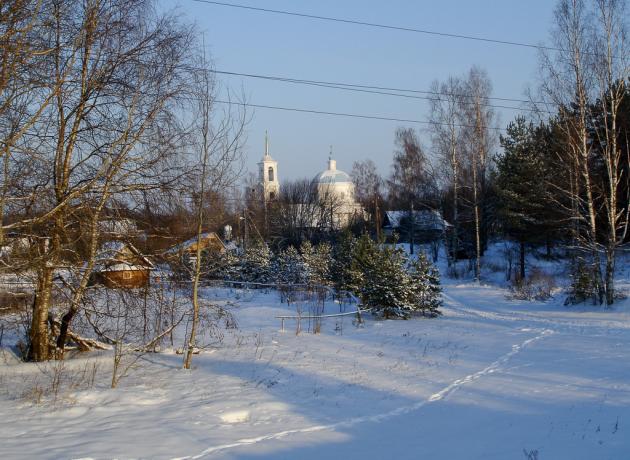 Зима на Селигере снежная, озеро покрыто льдом