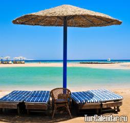 Высокий пляжный сезон на тунисских курортах длится с июня по август