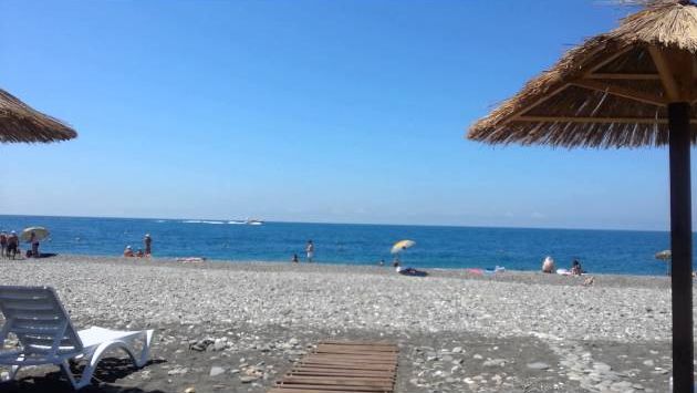 Пляж отеля Бархатный сезон - Чистые пруды Сочи Адлер июль 2014